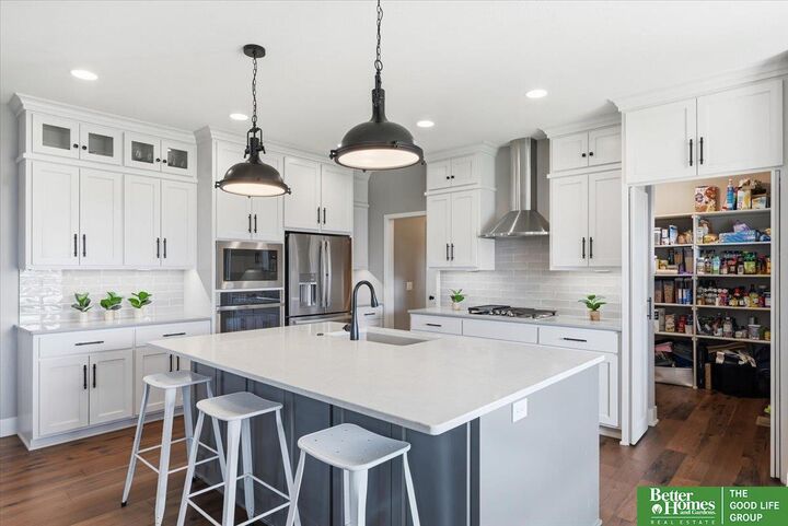 Property Photo: 915 Elm Circle NE 68059