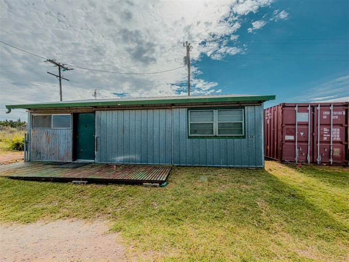 Property Photo:  27115 W County Road 1442 Road  OK 73017 