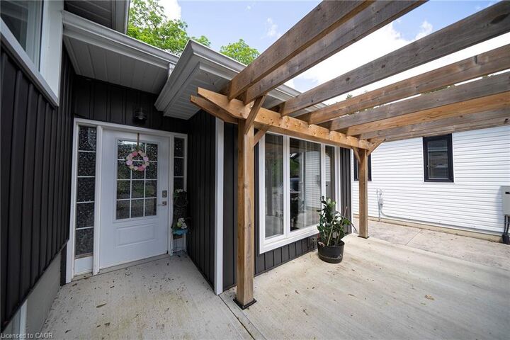 Property Photo: 260 Owen Street ON N3Y 2V2