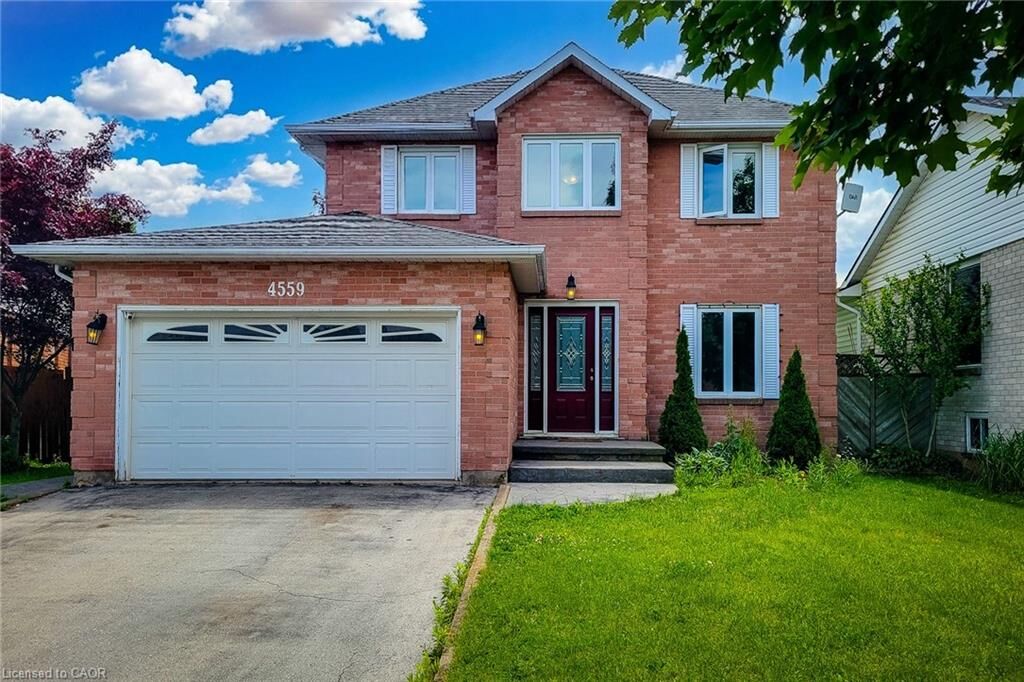 Property Photo: 4559 St. Volodymyr Court ON L0R 1B5