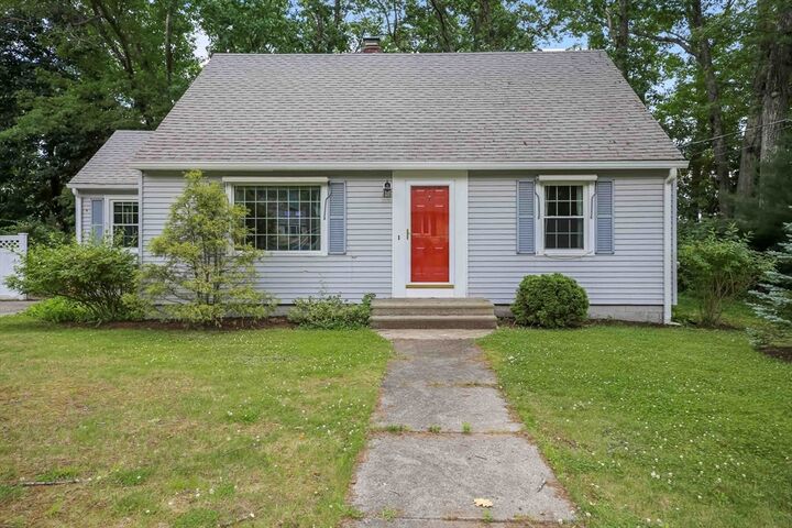 Property Photo:  4 Ledgewood Drive  MA 01505 