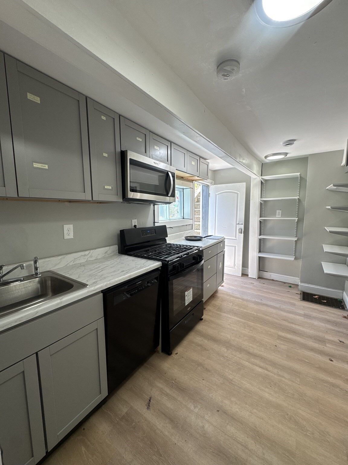 Property Photo:  21 Washington Ave 1  MA 01760 
