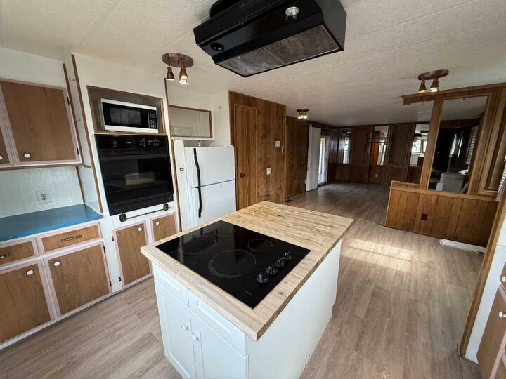 Property Photo: 133 Jarvis Street 349 AB T7V 1R9