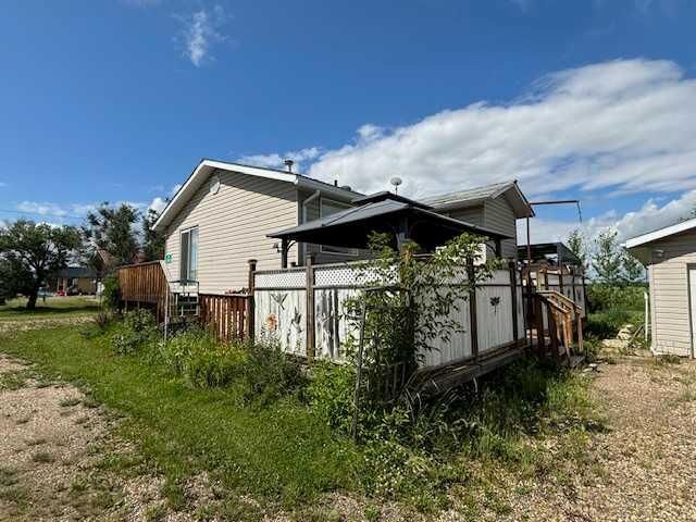 Property Photo: 103 3rd Avenue AB T0H 2T0
