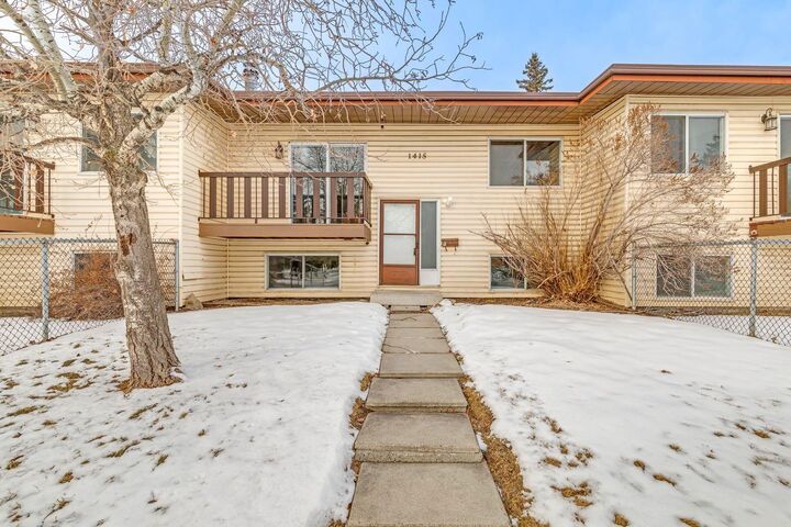 Property Photo:  1415 44 Street SE F  AB T2A 5E6 