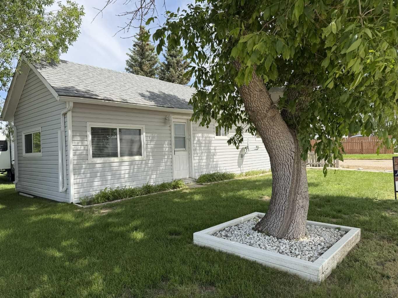 Property Photo: 830 1 Avenue AB T0K 2K0