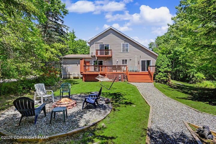 Property Photo:  211 Nadine Boulevard  PA 18346 
