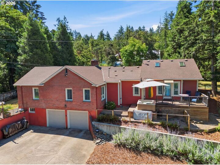 Property Photo:  4000 E 24th Ave  OR 97403 