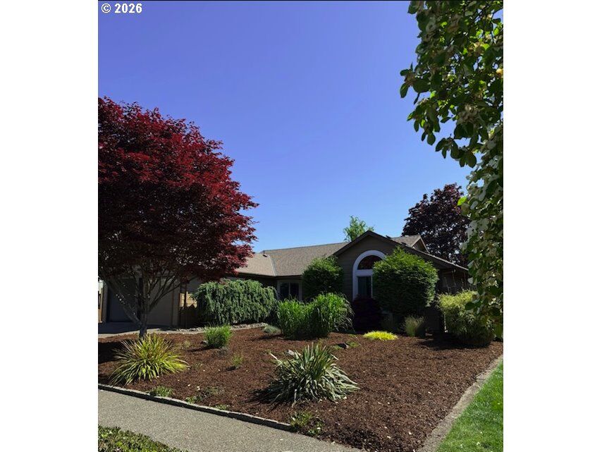 Property Photo: 2356 NW Ava Ave OR 97030