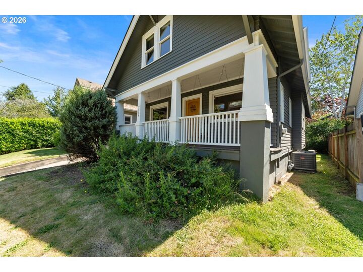 Property Photo: 2608 NE 7th Ave OR 97212