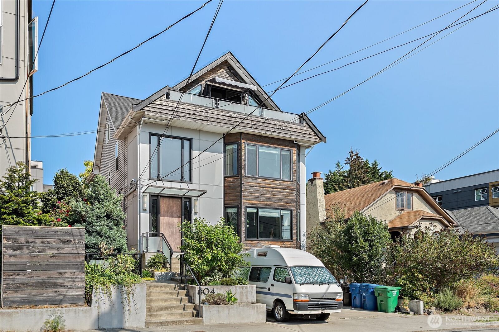 Property Photo: 804 N Motor Place A WA 98103