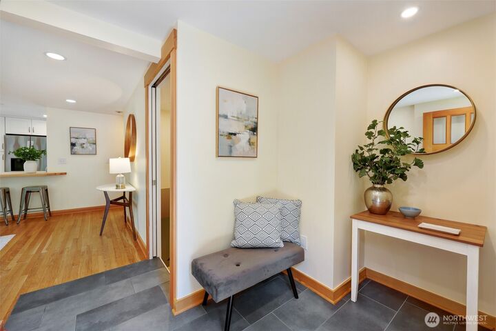 Property Photo: 11527 39th Avenue NE WA 98125