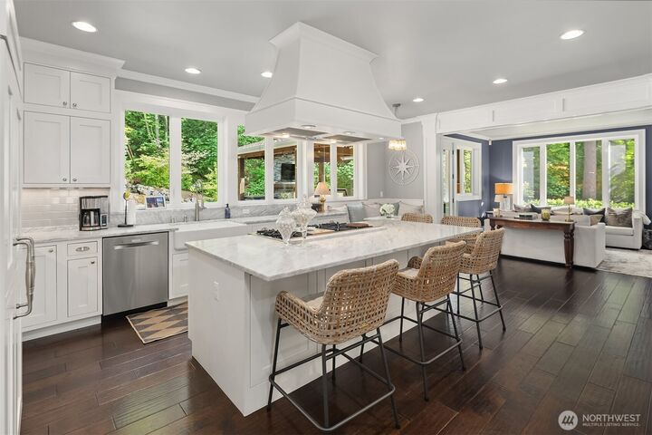 Property Photo:  8512  213th Place NE  WA 98053 