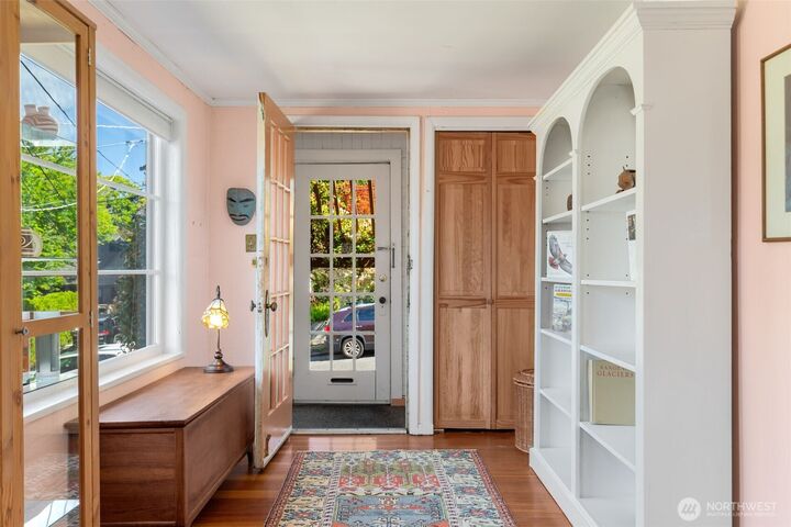 Property Photo: 1631 N 54 Street WA 98103