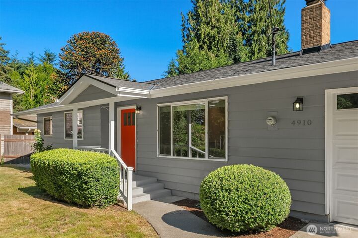 Property Photo:  4910 NE 7th Street  WA 98059 