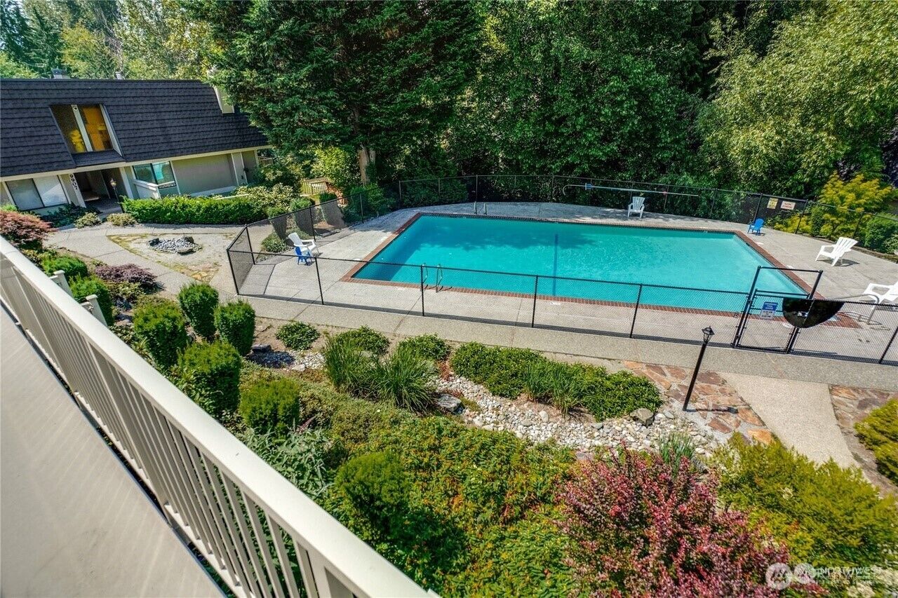 Property Photo:  9905 NE 124 Street 704  WA 98034 