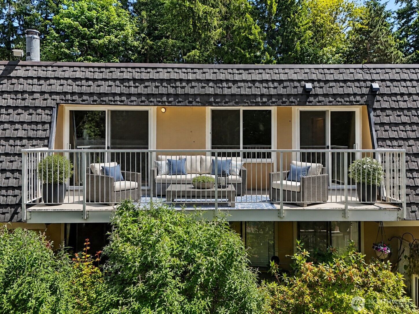 Property Photo: 9905 NE 124 Street 704 WA 98034
