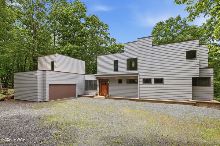 Property Photo: 128 Broadmoor Drive PA 18428