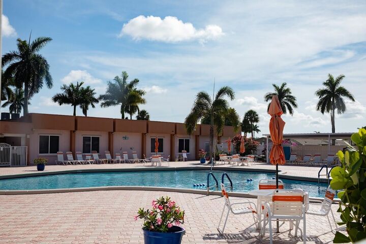 Property Photo:  2545 Dudley Drive W K  FL 33415 