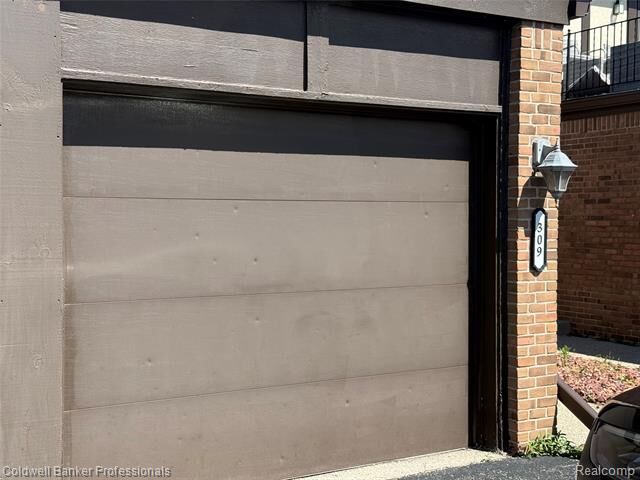 Property Photo:  309 Country Club Drive 25  MI 48082 