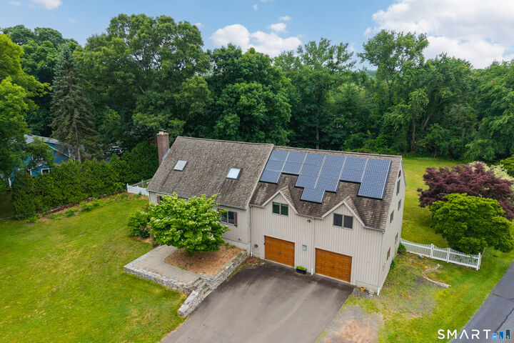 Property Photo: 425 Schoolside Lane CT 06437
