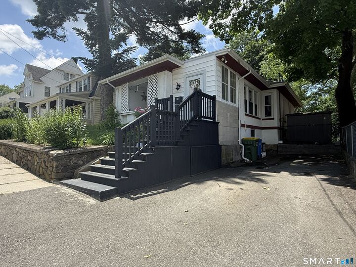 Property Photo:  46 Windsor Street  CT 06708 