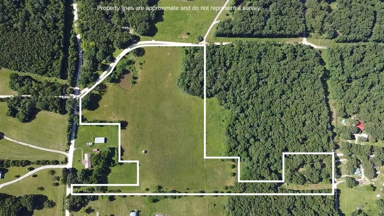 Property Photo:  1130 SE 480P Road  MO 64735 