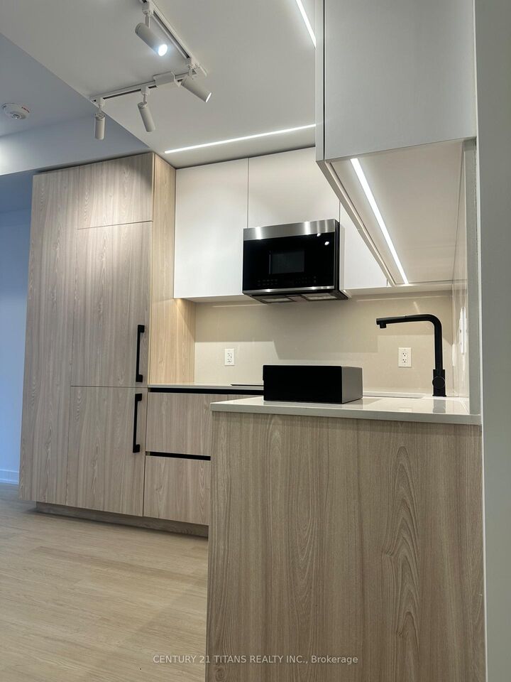 Property Photo: 699 Sheppard Avenue E 217 ON M2K 0J5