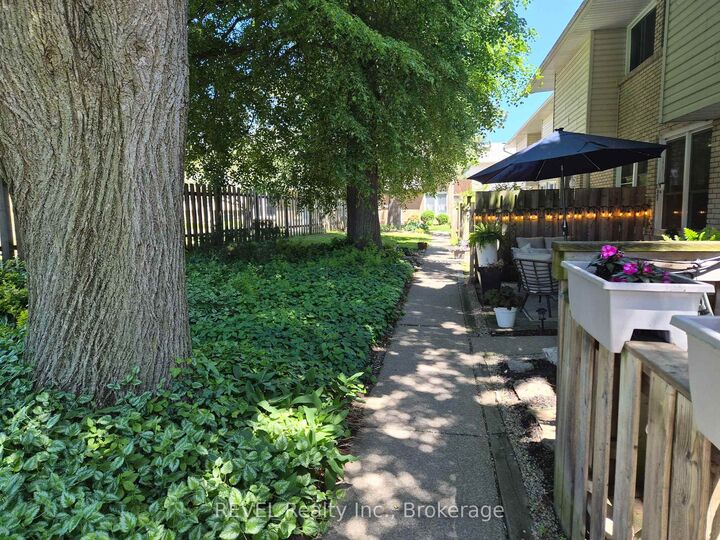 Property Photo: 151 Parnell Road 56 ON L2M 3S4