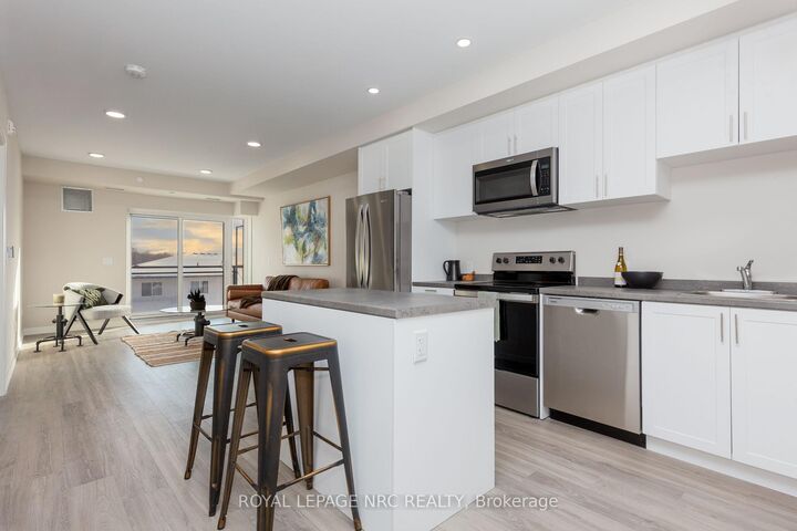 Property Photo: 50 Herrick Avenue Up46 ON L2P 2T9