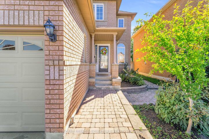 Property Photo: 21 Bushberry Road ON L7A 1K4