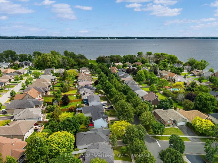 Property Photo: 22 Heritage Drive ON K0H 1G0