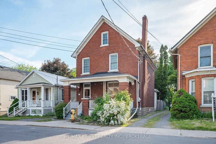 Property Photo: 476 Victoria Street ON K7L 3Z7