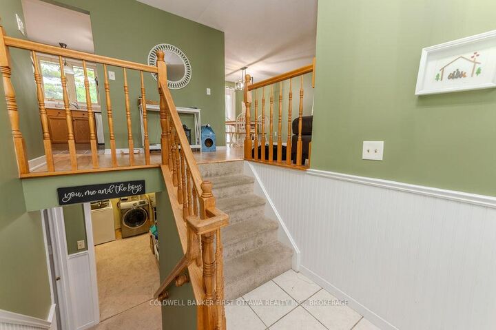 Property Photo: 912 Safari Drive ON K7M 6X5