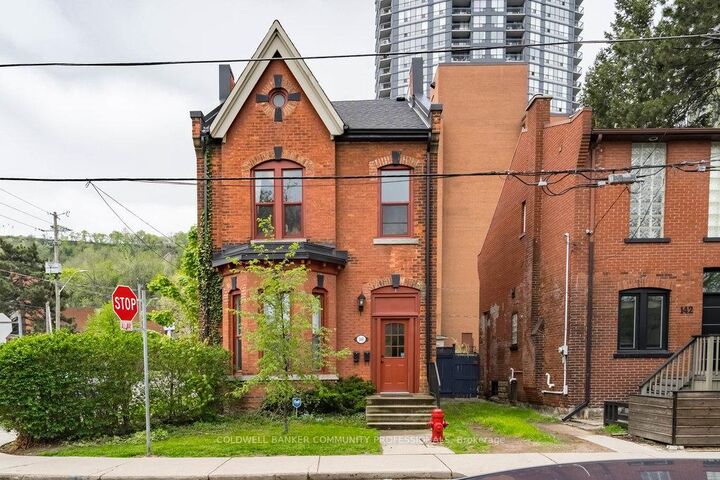 146 Forest Avenue — photo 1