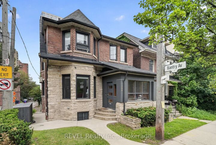 Property Photo:  380 Spadina Road  ON M5P 2V9 