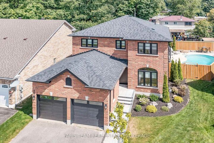 993 Whitney Crescent — photo 1