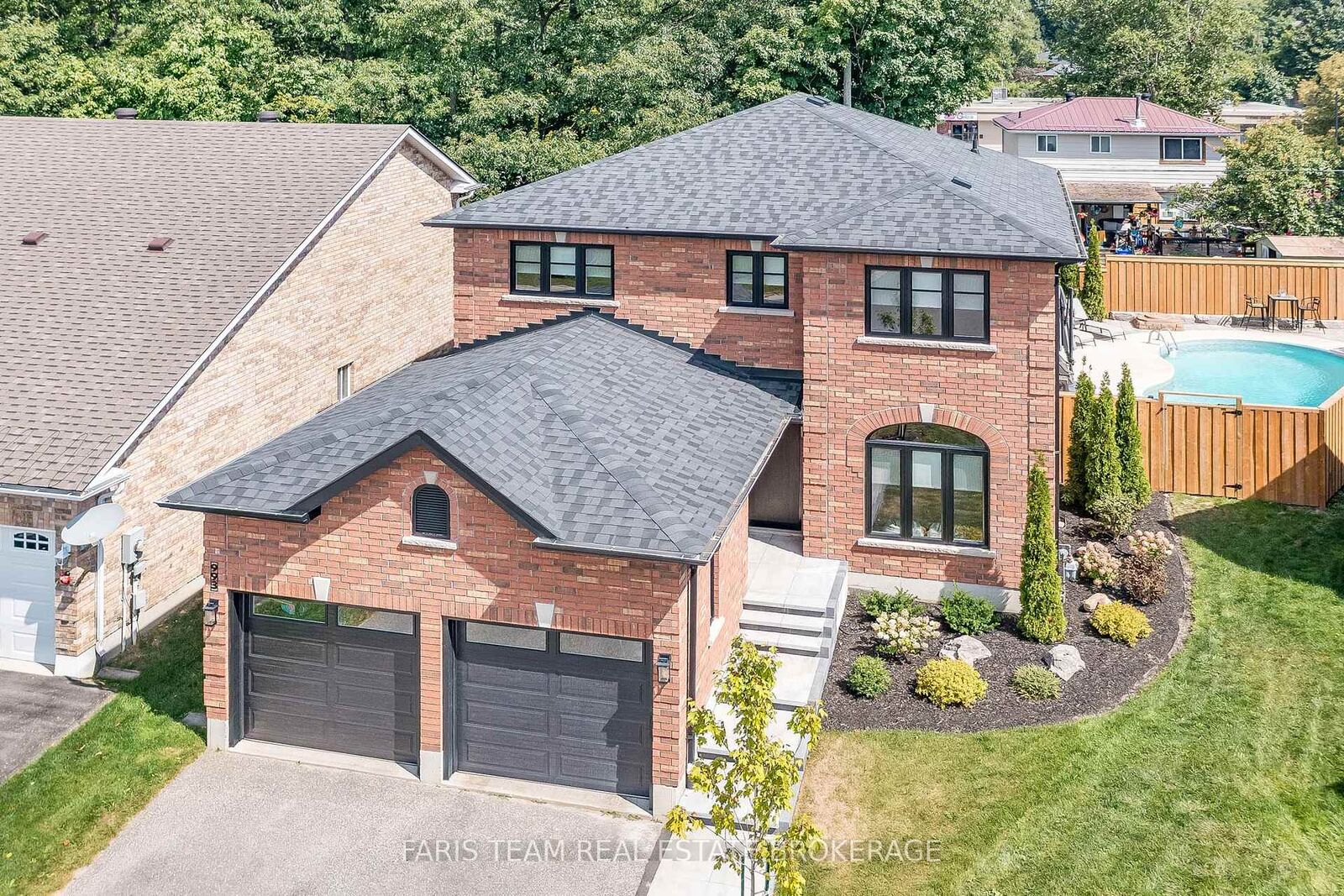 Property Photo: 993 Whitney Crescent ON L4R 5N3