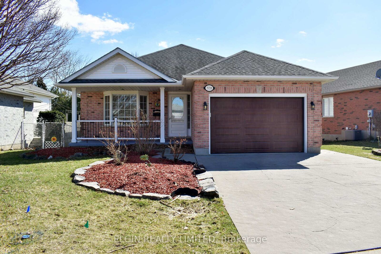 Property Photo: 578 Wellington Street ON N5R 6E1