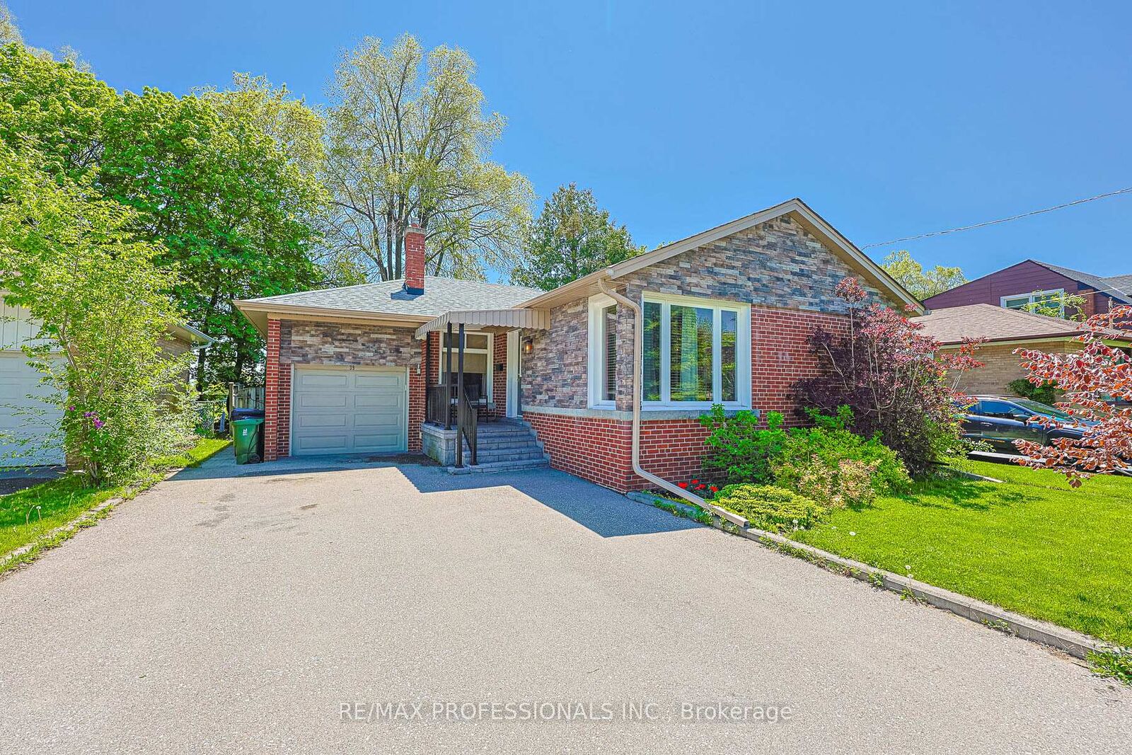 Property Photo:  39 Sealcove Drive  ON M9C 2C7 