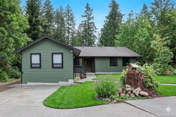 Property Photo: 6585 Walker Frontage Rd BC V0R 1W0