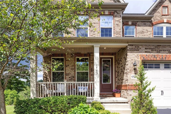 Property Photo:  1723 Stevensan Dr  PA 15143 