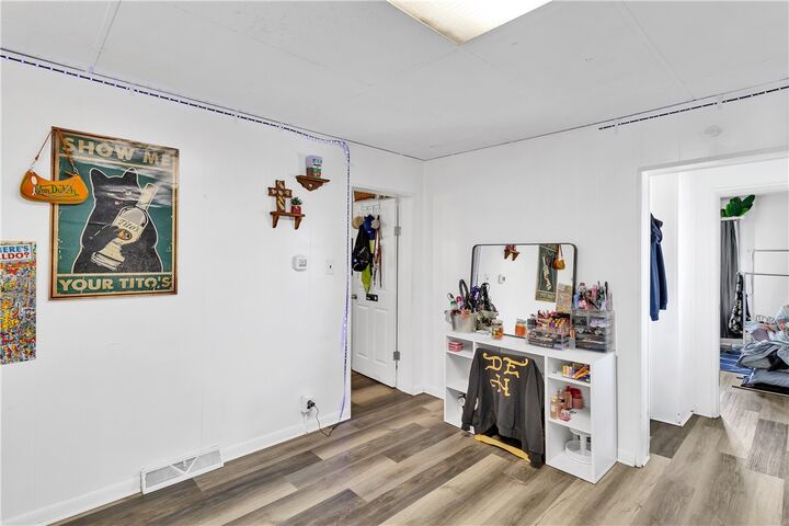 Property Photo:  802 Spruce St  PA 15074 