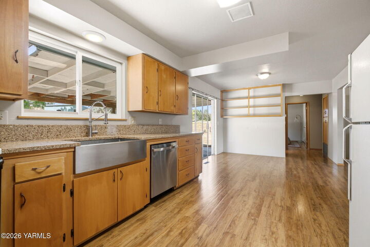Property Photo:  210 Ranchette Ln  WA 98942 