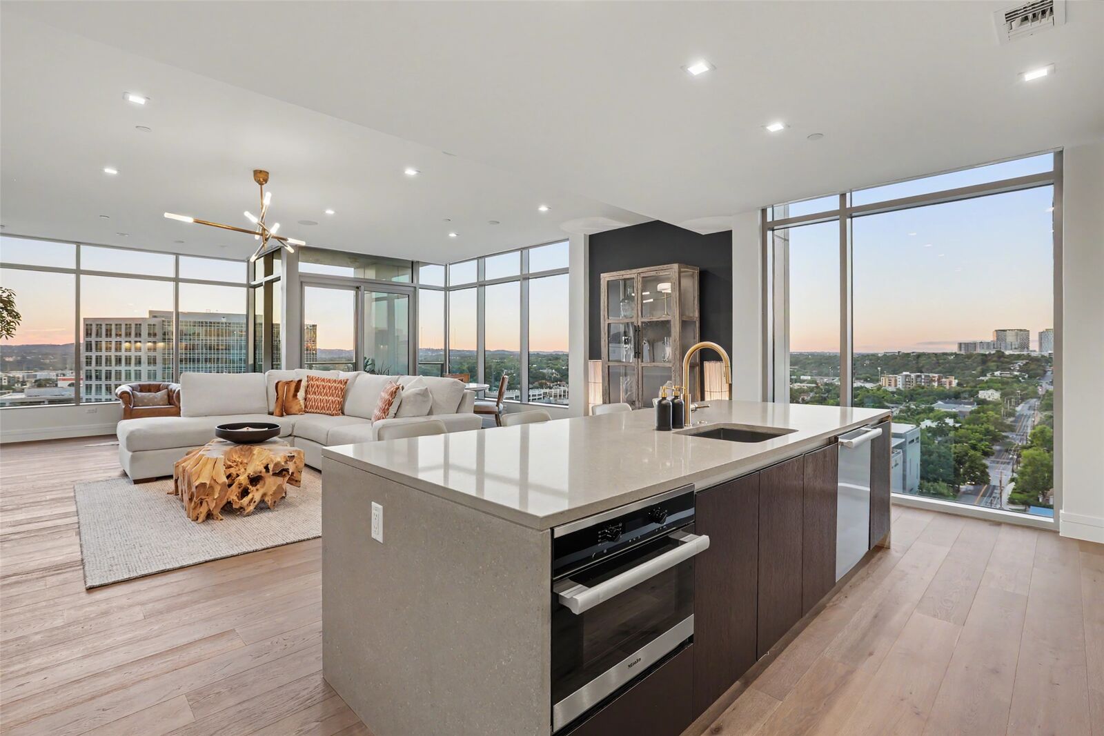 Property Photo:  501 West Avenue 1604  TX 78701 
