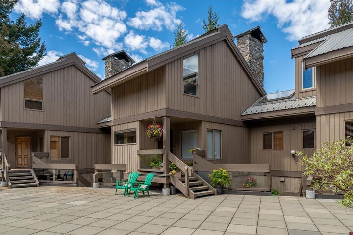 Property Photo: 6117 Eagle Drive 205 BC V0N 1B6
