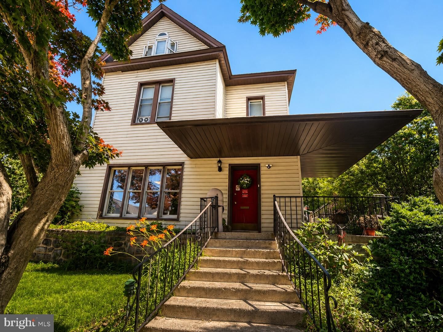 Property Photo:  483 N Front Street  PA 17113 