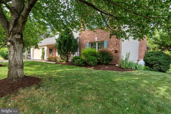 Property Photo:  13 Diane Avenue  PA 17543 