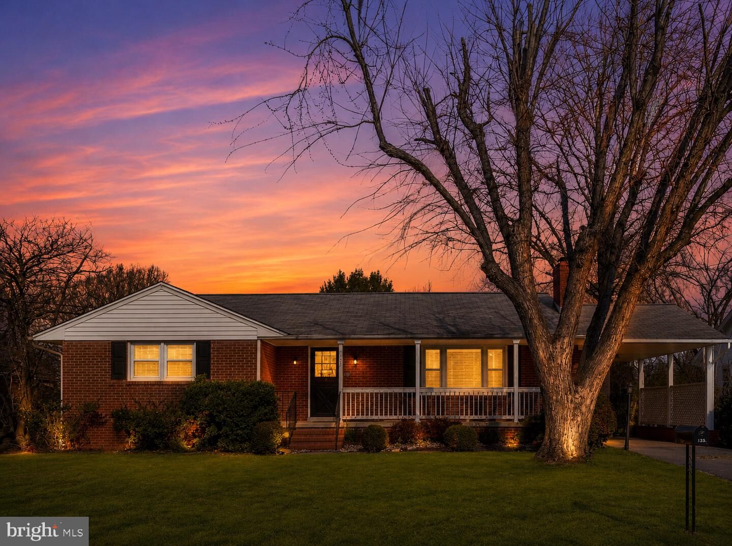 Property Photo: 125 Hillcrest Drive VA 22401