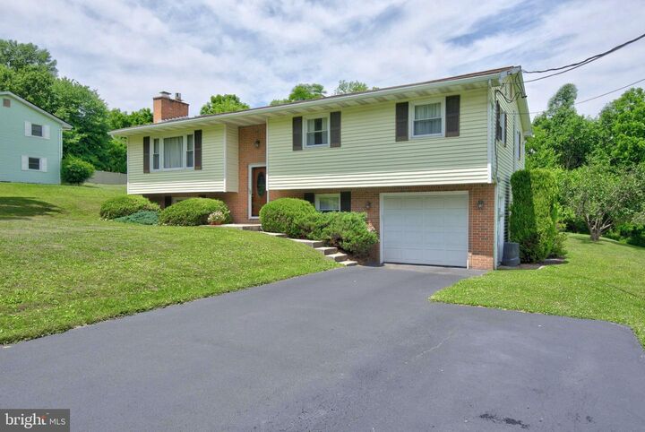 Property Photo:  55 River Road  PA 17370 